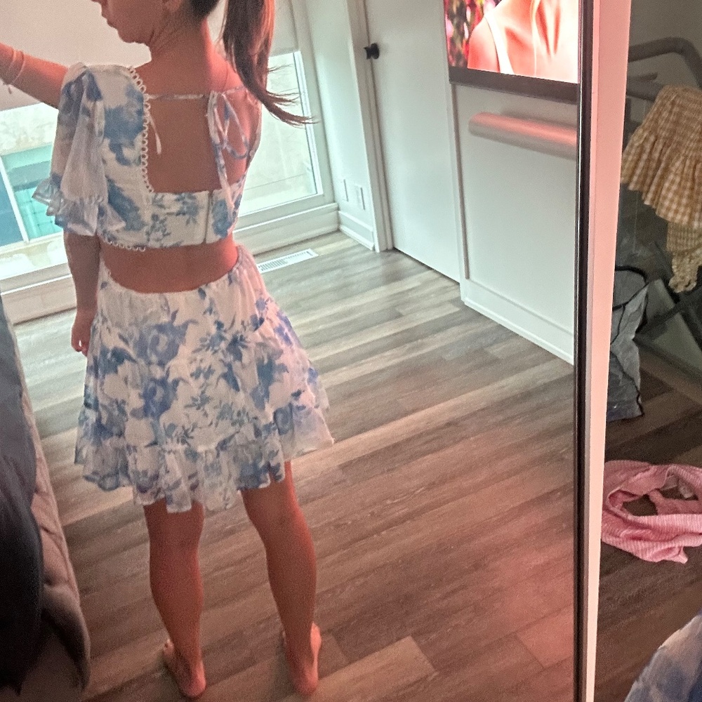 Blue and white Sabo Dress - Picture 4 of 4